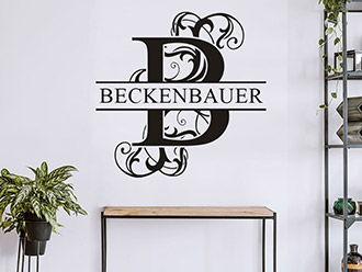 Wandtattoo Verschnörkelter Buchstabe mit Name