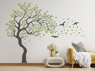 Wandtattoo Dekorativer Baum mit fliegenden Blättern