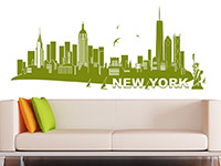 Skyline New York Wandtattoo in Farbe über der Couch