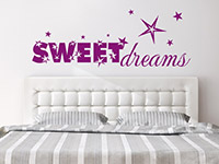 Sweet Dreams Wandtattoo mit Sternen im Schlafzimmer