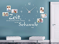 Wandtattoo Uhr Familienzeit mit Fotorahmen im Flur