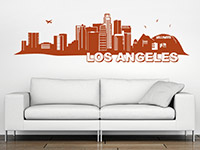 Skyline Los Angeles Wandtattoo in Farbe über der Couch
