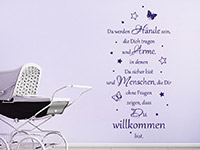 Babyspruch Wandtattoo Zur Geburt in Farbe auf heller Wand