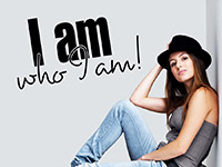 Cooles Wandtattoo I am who I am! in schwarz