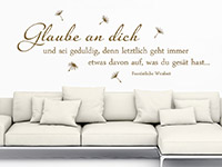 Wandtattoo Glaube an dich im Wohnzimmer