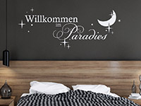 Wandtattoo Willkommen im Paradies im Schlafzimmer