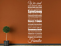 Wandtattoo Eine fast perfekte Familie im Flur in weiß