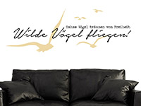 Wandtattoo Wilde Vögel fliegen im Wohnzimmer