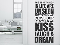 Wandtattoo Kiss laugh and dream im Flur