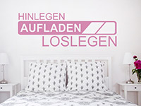 Wandtattoo Hinlegen Aufladen Loslegen im Schlafzimmer