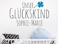 Wandtattoo Glückskind mit Wunschname im Kinderzimmer