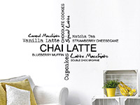 Moderne Wandtattoo Wortwolke Chai Latte in schwarz