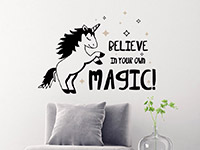 Wandtattoo Believe in your own magic im Wohnzimmer