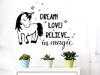 Wandtattoo Believe in magic mit Einhorn