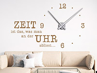 Wandtattoo Uhr Zeit ablesen im Wohnzimmer