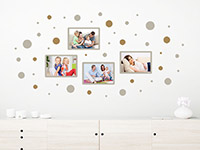 Zweifarbiges Wandtattoo Fotorahmen Punkte auf heller Wand