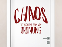 Cooles Wandtattoo Chaos ist auch eine Form von Ordnung auf der Tür