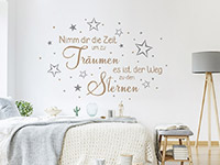 Wandtattoo Spruch Träume mit Sternen im Schlafzimmer