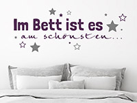 Zweifarbiges Wandtattoo Im Bett ist es am schönsten... auf heller Wand