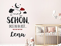 Babyspruch Wandtattoo Schön dass du da bist mit Wunschname neben dem Babybett