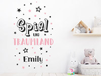 Wandtattoo Spiel und Traumland mit Name im Kinderzimmer