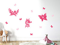 Wandtattoo Fröhliche Schmetterlinge im Kinderzimmer