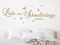 Wandtattoo Liebe und Schmetterlinge im Schlafzimmer