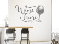 Wine Time Wandtattoo auf heller Wand