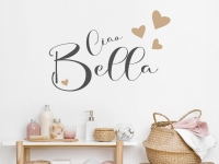 Wandtattoo Ciao Bella mit Herzen im Badezimmer