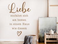 Wandtattoo Liebe entfaltet sich im Wohnzimmer