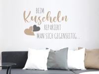 Wandtattoo Beim Kuscheln... über dem Sofa