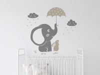 Wandtattoo Knuffiger Elefant mit Hase und Schirm im Babyzimmer