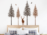 Wald Wandtattoo mit Hirsch über dem Bett