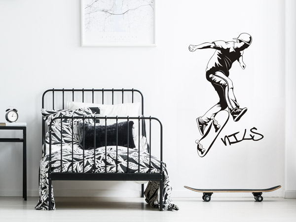 /wandtattoos/kinderzimmer/jugendzimmer/wandtattoo-stylischer-skater-mit-name.html