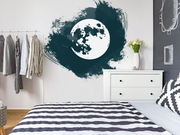 Wanddesign im Schlafzimmer Farbklecks mit Vollmond