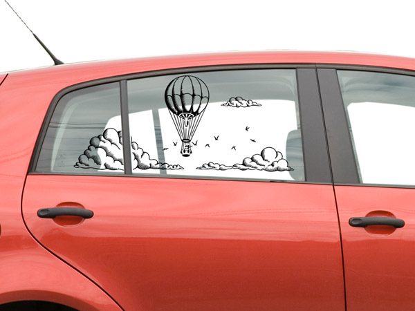 Wandtattoo Heißluftballon auf dem Autofenster