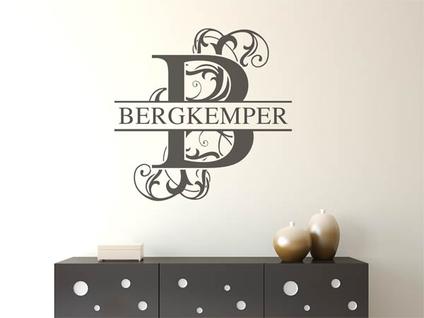Wandtattoo verschnörkeltes B mit Bergkemper