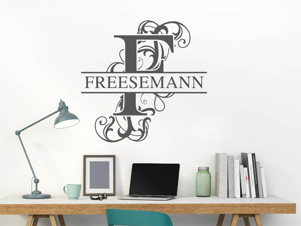 Wandtattoo verschnörkeltes F mit Freesemann