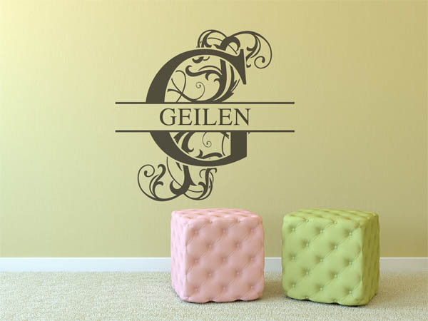 Wandtattoo verschnörkeltes G mit Geilen