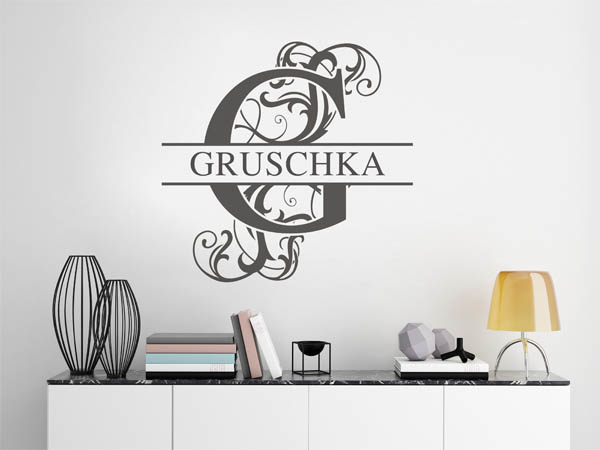 Wandtattoo verschnörkeltes G mit Gruschka