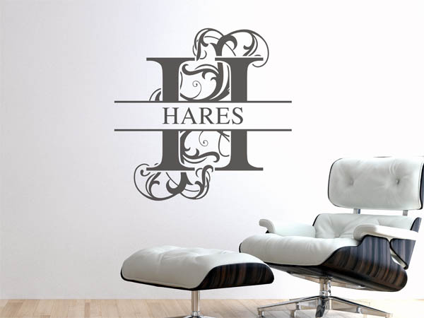 Wandtattoo verschnörkeltes H mit Hares
