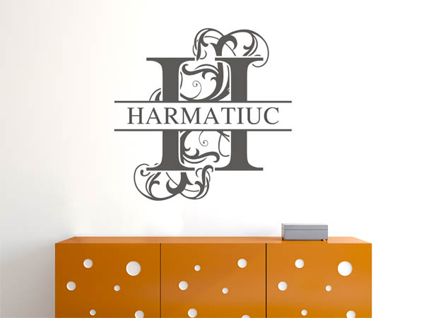 Wandtattoo verschnörkeltes H mit Harmatiuc