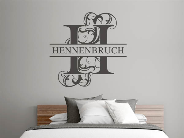 Wandtattoo verschnörkeltes H mit Hennenbruch