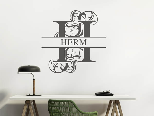 Wandtattoo verschnörkeltes H mit Herm