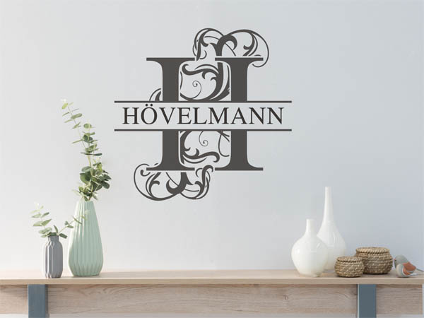 Wandtattoo verschnörkeltes H mit Hövelmann