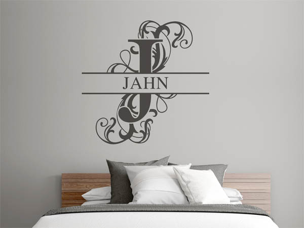 Wandtattoo verschnörkeltes J mit Jahn