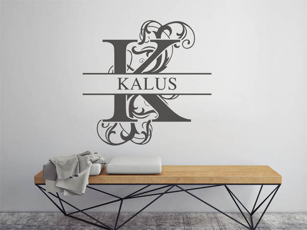 Wandtattoo verschnörkeltes K mit Kalus