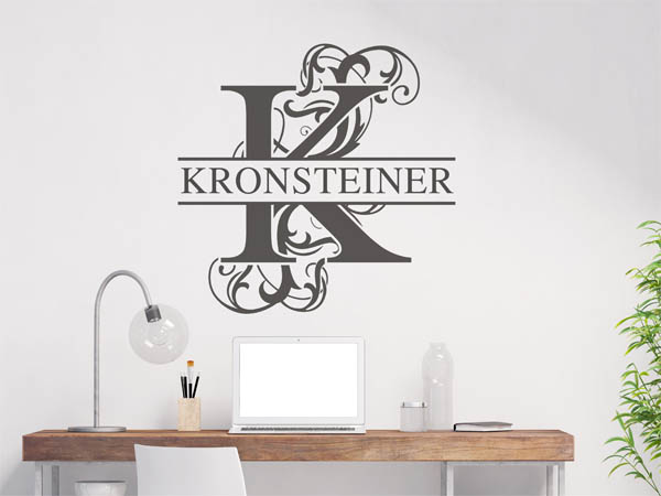 Wandtattoo verschnörkeltes K mit Kronsteiner