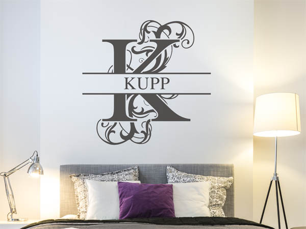 Wandtattoo verschnörkeltes K mit Kupp