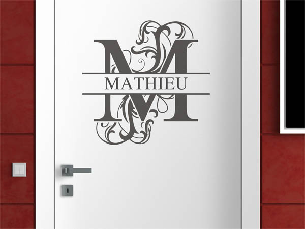 Wandtattoo verschnörkeltes M mit Mathieu